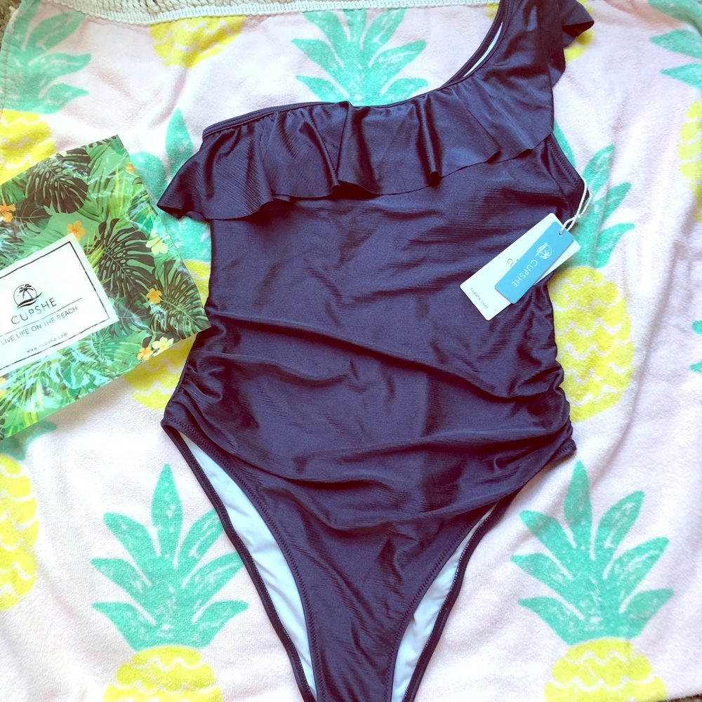NWT Cupshe One Shoulder Swimsuit